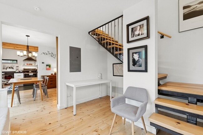 Building Photo - Furnished 2 Bed 2 Bath Columbia Falls Home