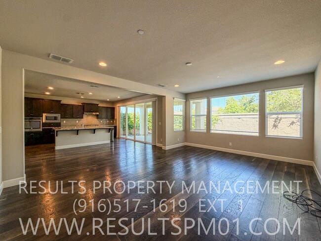 Building Photo - Beautiful Spacious El Dorado Hills Home in gated community