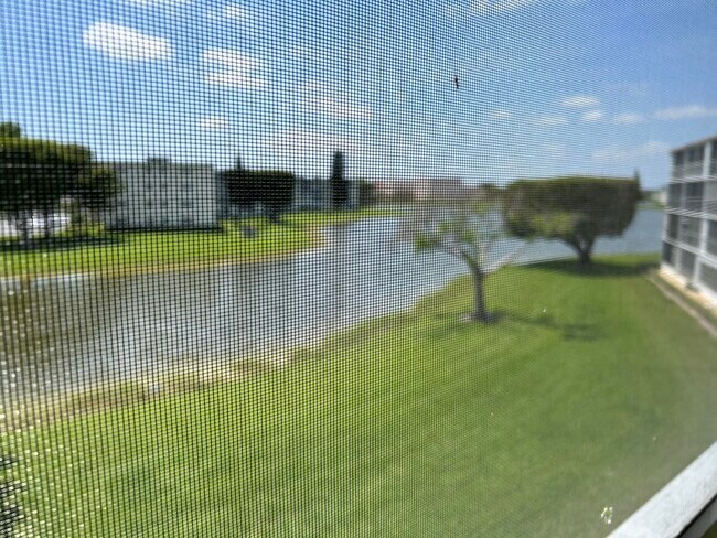 Building Photo - 3070 Cornwall D