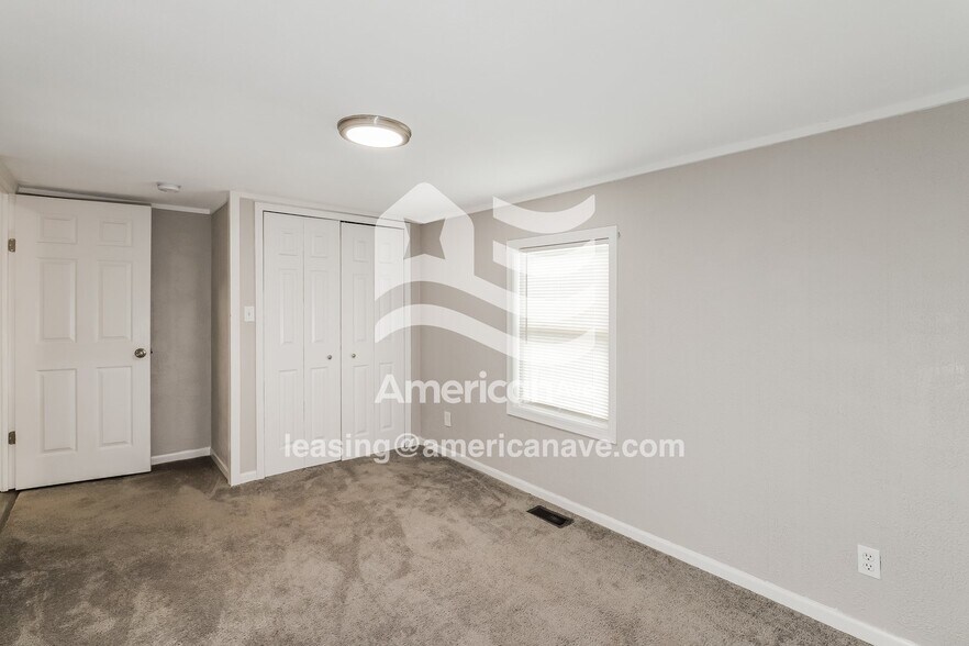 Building Photo - 624 Marion St