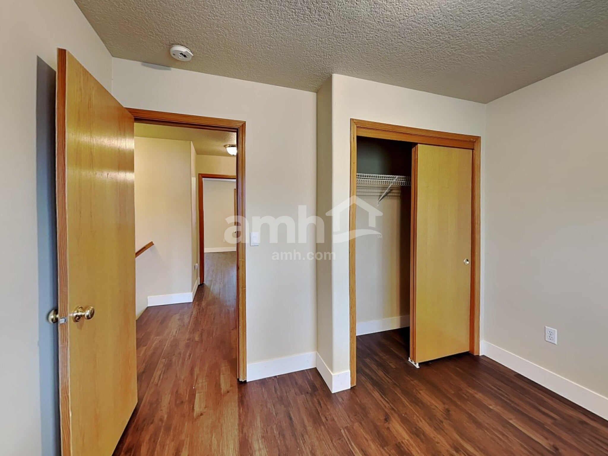 Building Photo - 495 Sunset Ridge Dr