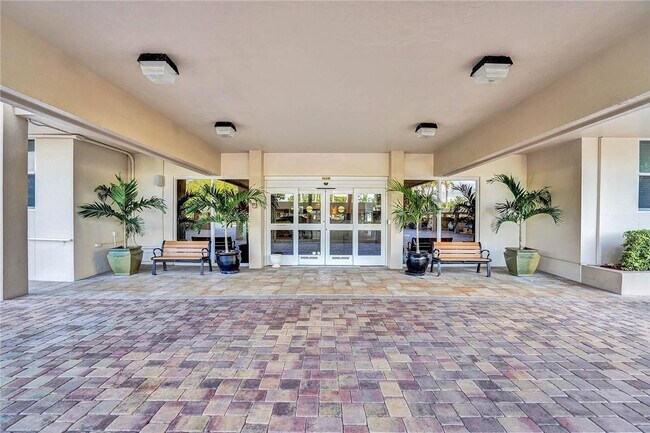 Building Photo - 5200 N Ocean Blvd