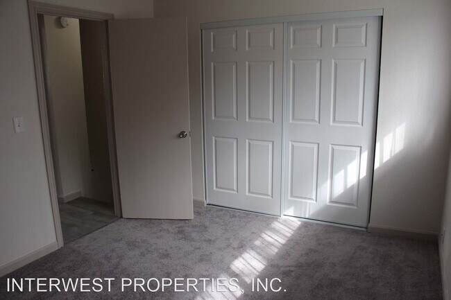 Building Photo - 17441 SE Division St