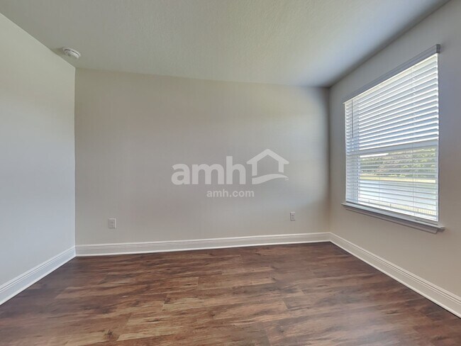 Building Photo - 27388 St Andrews Ave