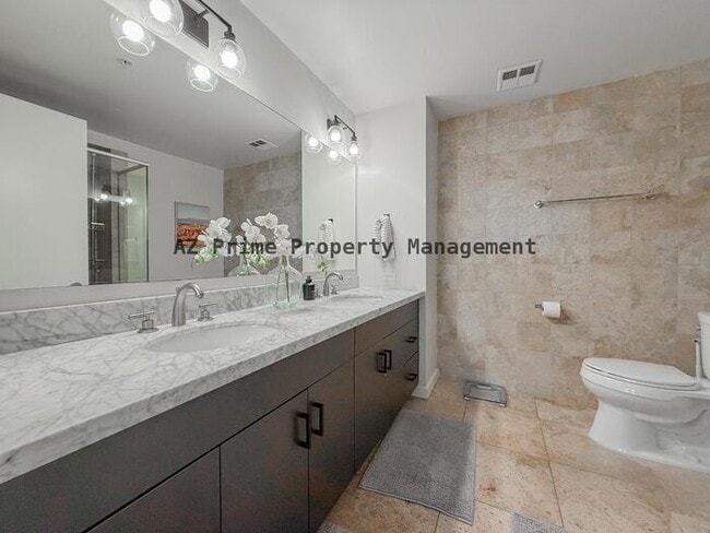 Building Photo - 7137 E Rancho Vista Dr