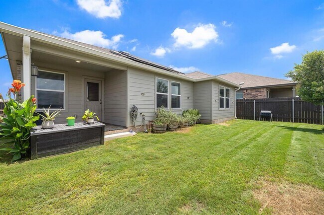 Building Photo - 424 Sebring Cir
