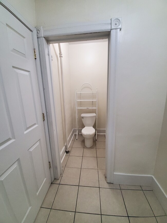 Building Photo - 105-107 N Quarry St