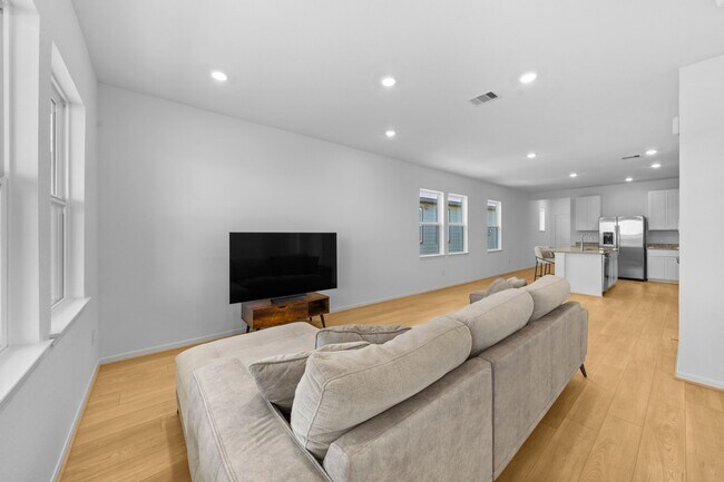 Building Photo - 18006 Lasso Mls Dr