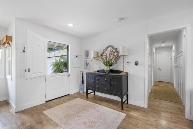 Building Photo - Charming 3 Bedroom, 2 Bath Craftsman Home ...
