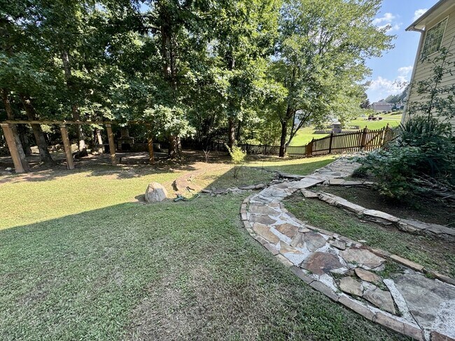 Building Photo - 431 Whitewater Tr