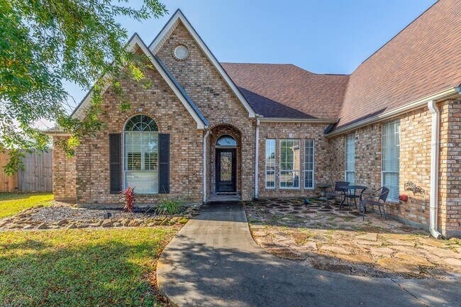 Building Photo - 665 Winchester Dr