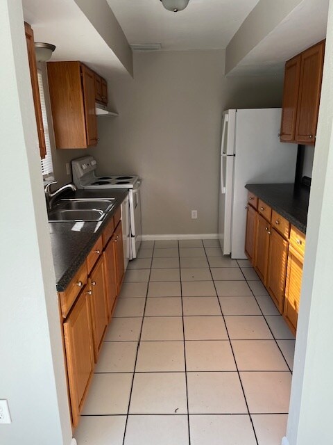Building Photo - 17395 Dumont Dr