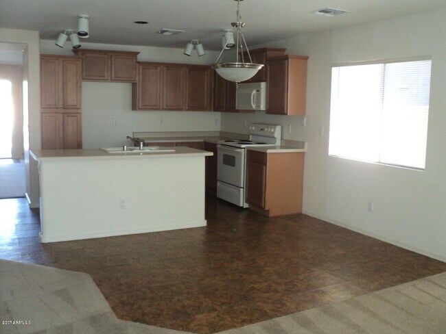 Building Photo - 11549 W Cheryl Dr