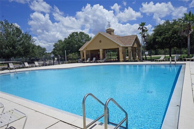 Building Photo - 9850 Lake Chase Island Way