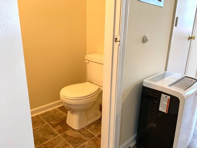 Building Photo - 231 Winters Ct