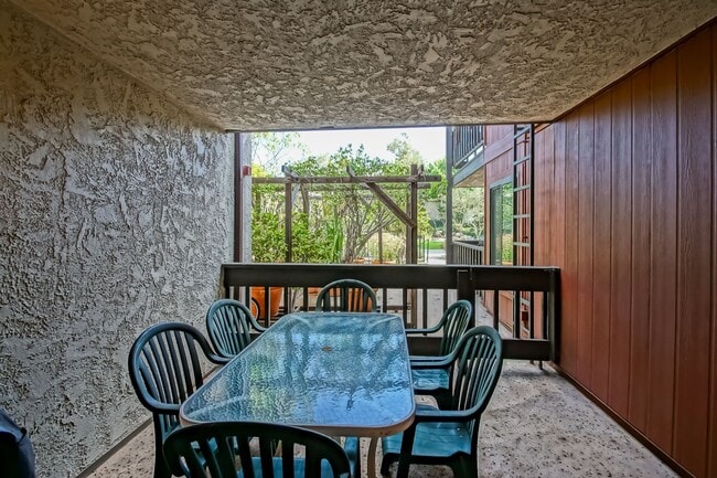 Building Photo - SPACIOUS, 2-STORY, 3BR2.5BA LAKESIDE CONDO...