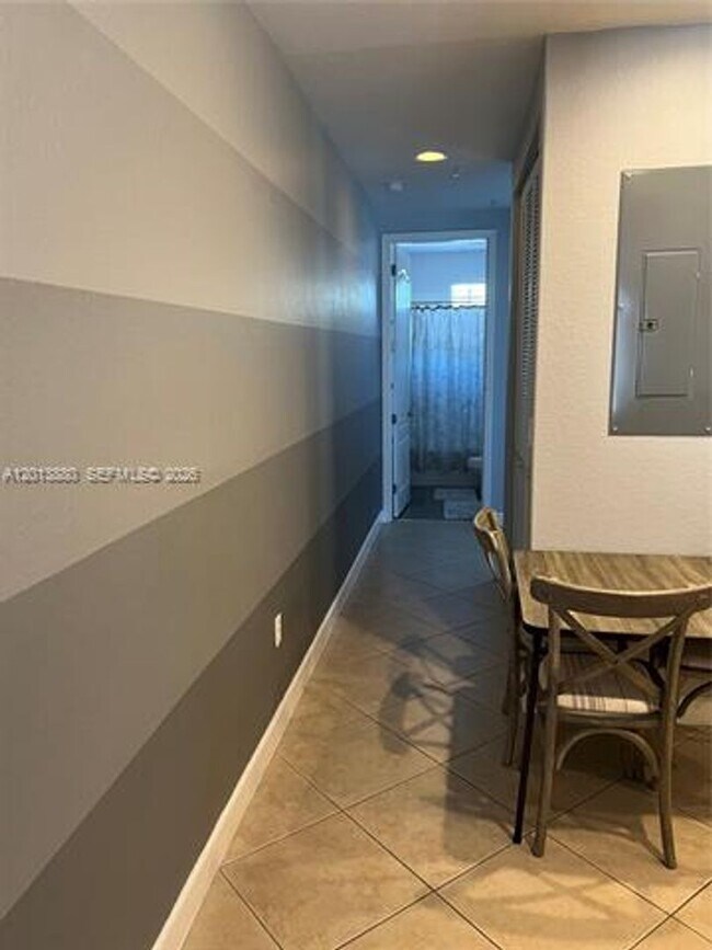 Building Photo - 808 SW 147th Ave