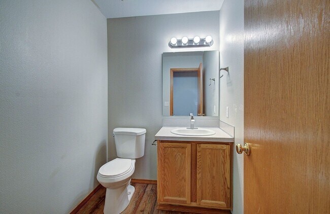 Building Photo - Moore 12918 &amp; 5000