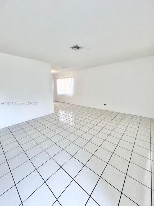 Building Photo - 5219 SW 43rd Terrace