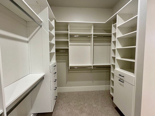 Building Photo - 5 Bedroom Home In Washington Fields