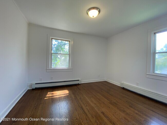 Building Photo - 1224 7th Ave