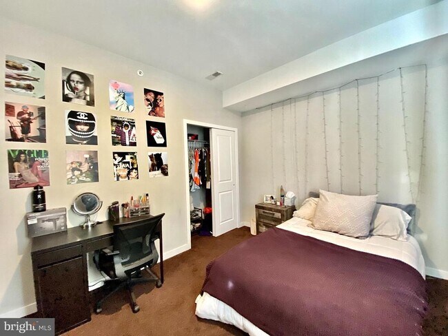 Building Photo - 2020 N Carlisle St