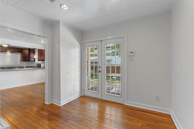 Building Photo - 1800 Waterston Ave
