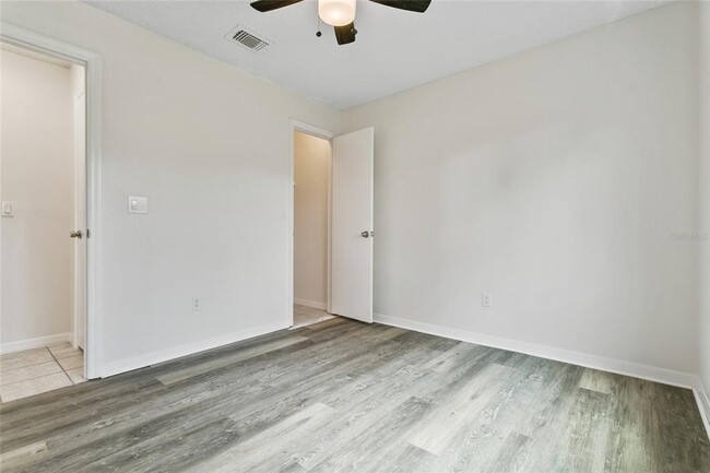 Building Photo - 3612 Biscayne Dr