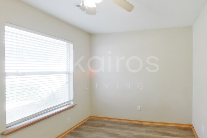 Building Photo - 1129 NE 8th St