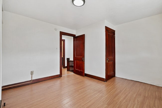 Building Photo - 2241 1/2 Hawthorne Ave