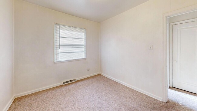 Building Photo - 2525 S Clayton St