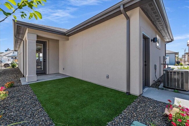 Building Photo - 8357 W Shams Ln