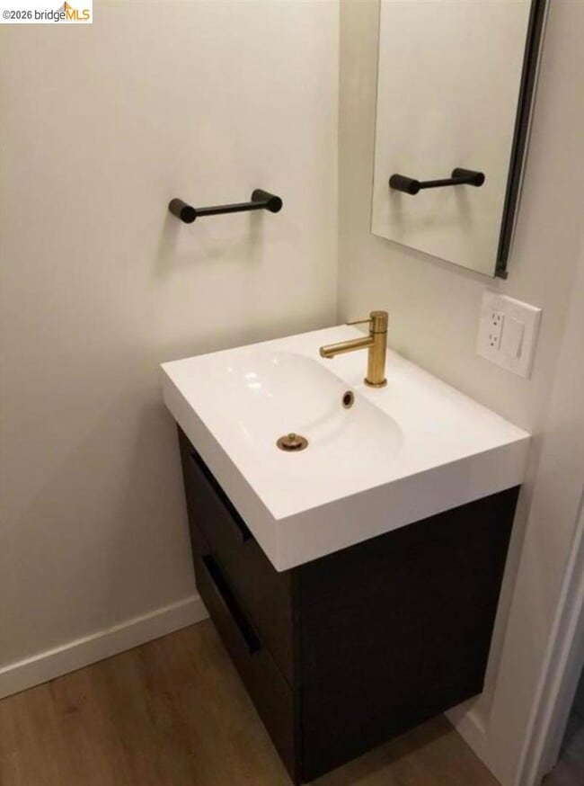 Building Photo - 21 Waverley Ct