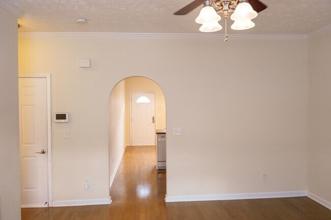 Building Photo - 614 Spence Enclave Way