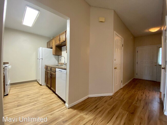 Building Photo - 3 br, 2.5 bath House - 1817 S Union Blvd.