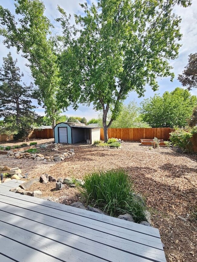 Building Photo - NEW TO MARKET 4 Bedroom Home - Central Mer...