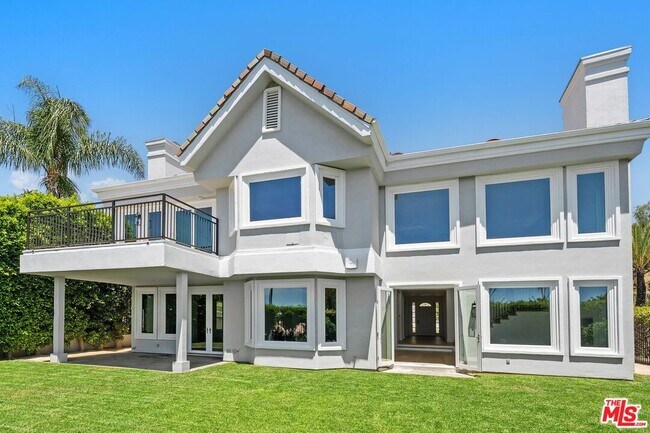 Building Photo - 16802 Cll De Sarah