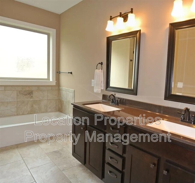 Building Photo - 5742 Chimney Rocks Cir