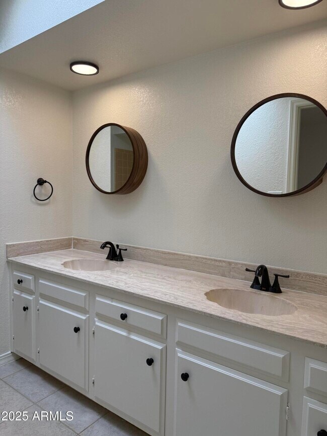 Building Photo - 12323 E Appaloosa Pl