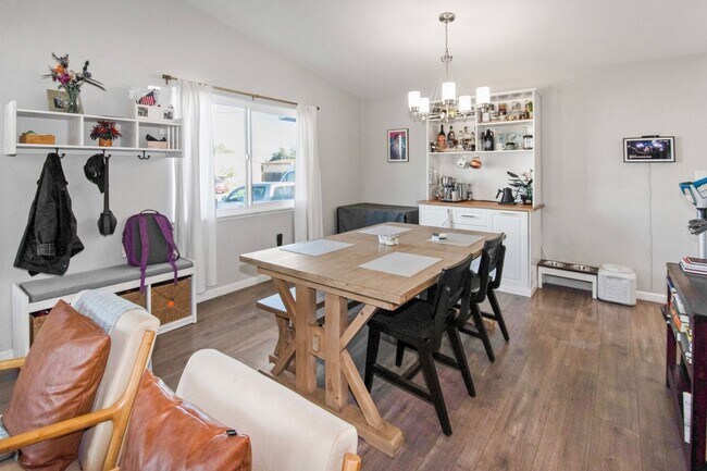 Building Photo - 2131 Ilex Ave