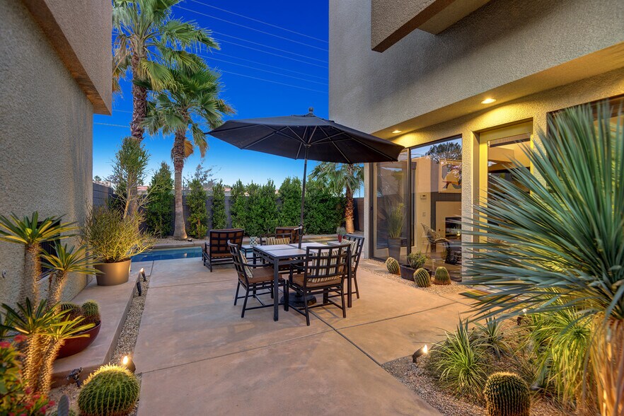 Building Photo - 1536 E Baristo Rd