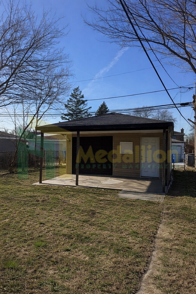 Building Photo - 9648 S Yale Ave