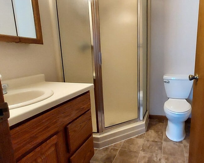 Building Photo - Nice 2 Bedroom 2 Bathroom Townhome in Some...