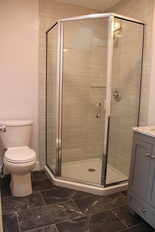 Building Photo - 19 Iona St