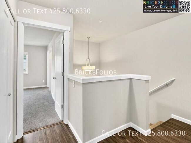 Building Photo - Discover Your Dream Corner Townhome in Olympia