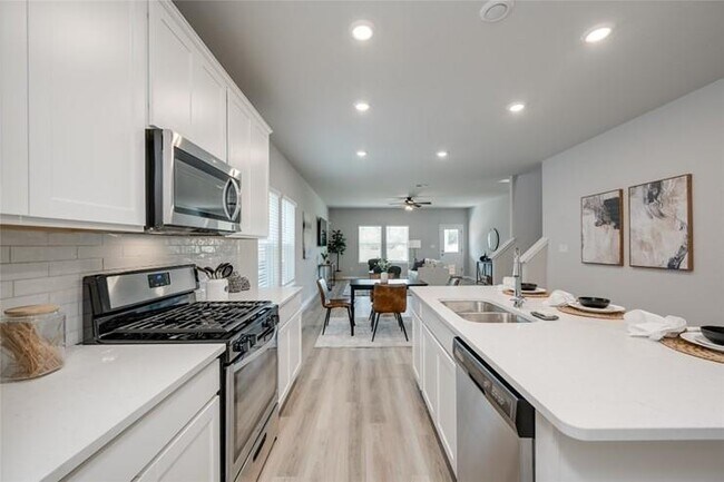 Building Photo - 909 Bright Gemstone Wy