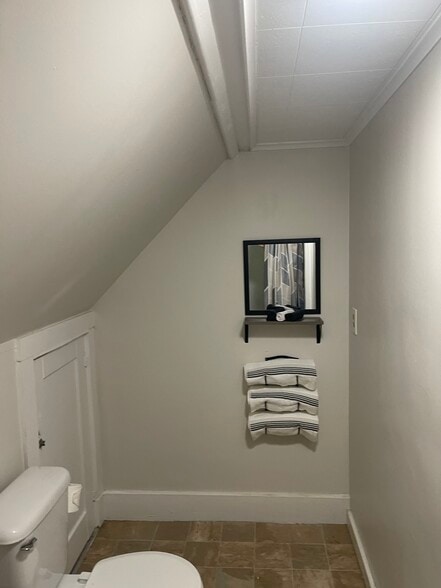 Building Photo - 14 Dinsmore St
