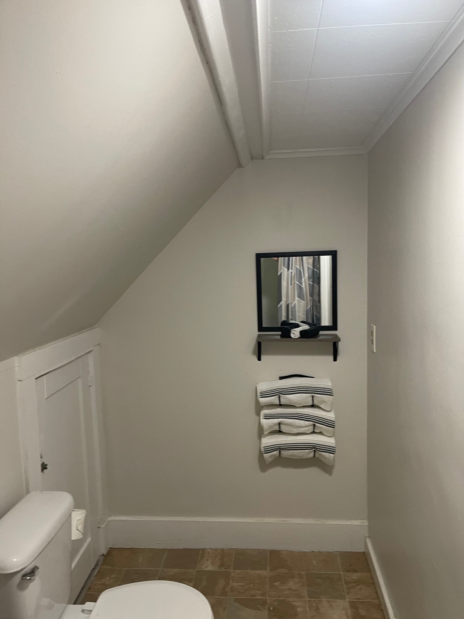 Building Photo - 14 Dinsmore St