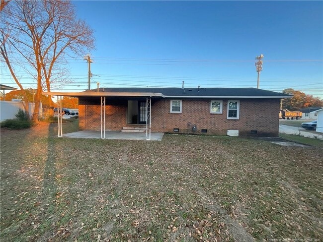 Building Photo - 2238 Hope Mills Rd