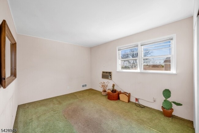 Building Photo - 204 Tryon Pl